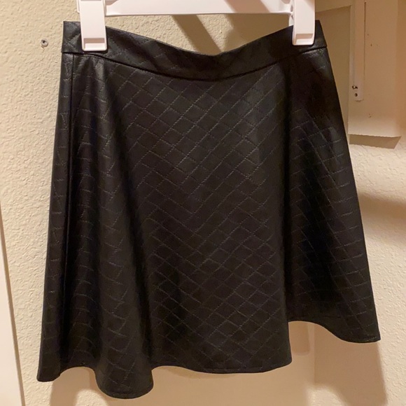 Black Faux Leather A-Line Mini Skater Skirt Size M - Picture 4 of 6